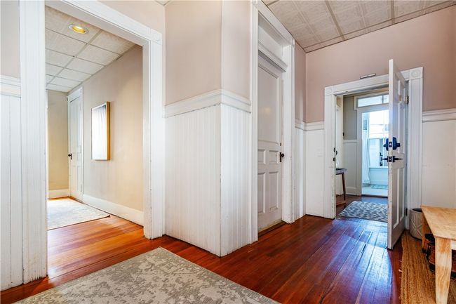 APT-4 - 173 Main St, Condo with 2 bedrooms, 1 bathrooms and 2 parking in East Greenwich RI | Image 5