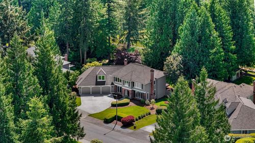 25827 Ne 9th St, Redmond, WA, 98074-7345 | Card Image