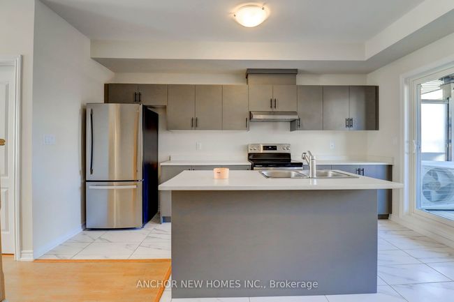 2091 Prestonvale Rd, House attached with 4 bedrooms, 3 bathrooms and 1 parking in Courtice ON | Image 14