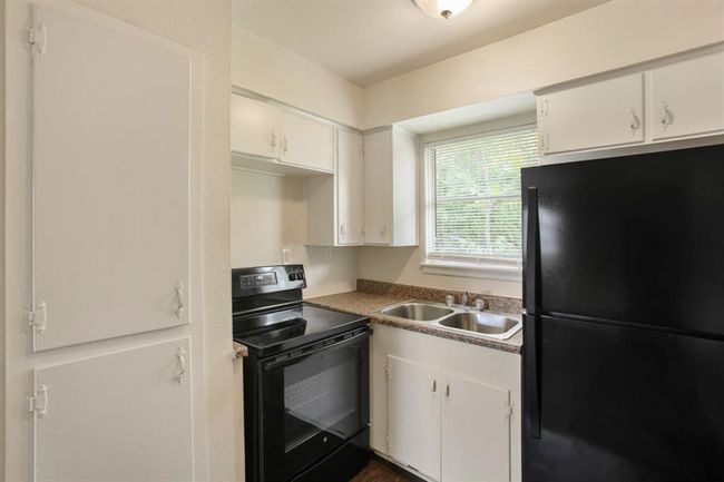 APT-3 - 5415 3 Rd St, Home with 2 bedrooms, 1 bathrooms and null parking in Danbury TX | Image 5