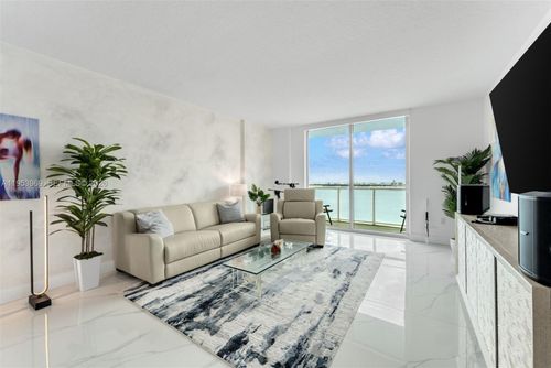 3202-1900 N Bayshore Dr, Miami, FL, 33132-3016 | Card Image