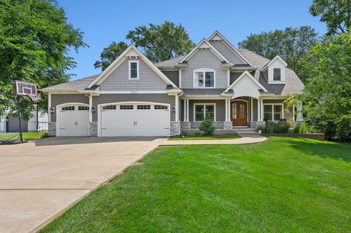 4117 Sterling Rd, Downers Grove, IL, 60515-2218 | Card Image
