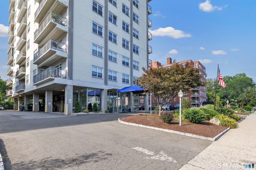8d-2370 North Ave, Bridgeport, CT, 06604-2331 | Card Image