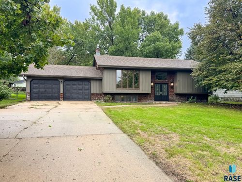 555 Danon Dr Drive, Parker, SD, 57053 | Card Image