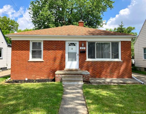 8131 Theisen, Center Line, MI, 48015-1352 | Card Image