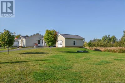 149 4 E Rue, House other with 3 bedrooms, 1 bathrooms and null parking in Shippagan NB | Image 2