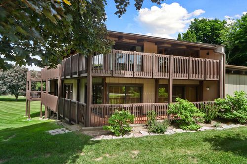 kk1-910 Windsor Court, Fontana, WI, 53125 | Card Image
