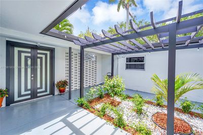 6401 Sw 62 Terr, House other with 4 bedrooms, 3 bathrooms and null parking in South Miami FL | Image 3