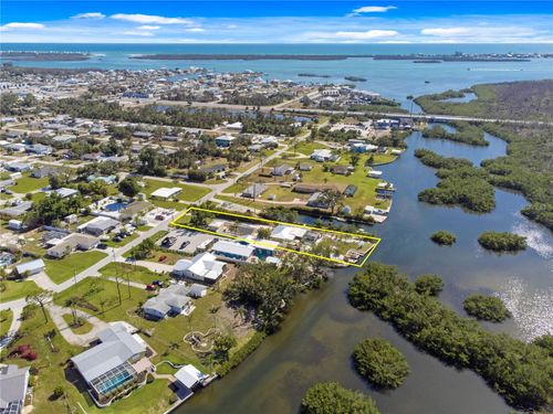 2060 Oyster Creek Dr, ENGLEWOOD, FL, 34224-5432 | Card Image