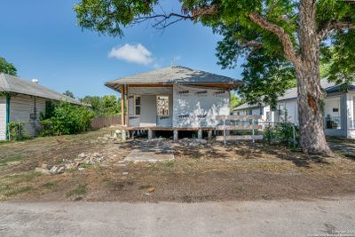 113 Aganier Ave, House other with 3 bedrooms, 2 bathrooms and null parking in San Antonio TX | Image 2