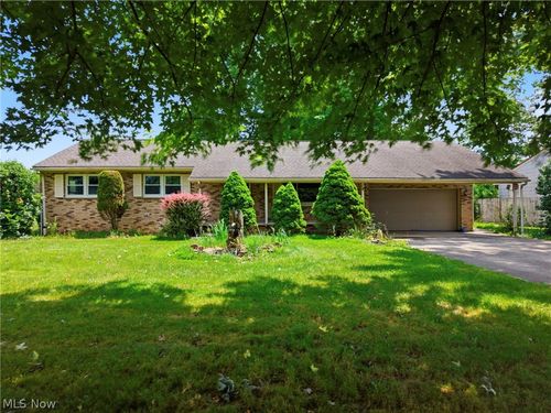 1627 Yolanda Dr, Youngstown, OH, 44511-1145 | Card Image