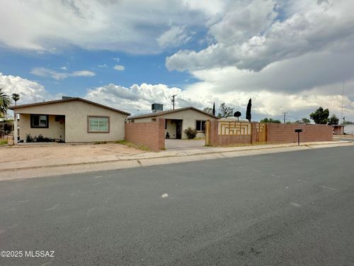 3471 E 28th St, Tucson, AZ, 85713-2338 | Card Image