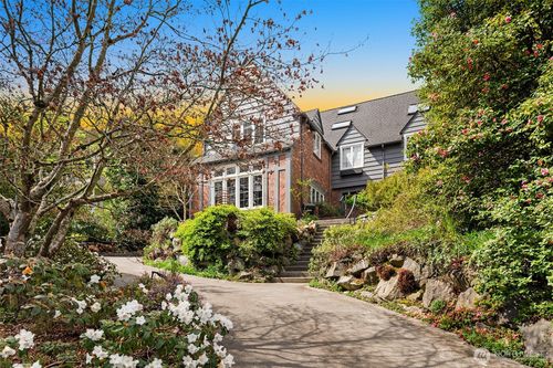 115 Dorffel Dr E, Seattle, WA, 98112-5001 | Card Image