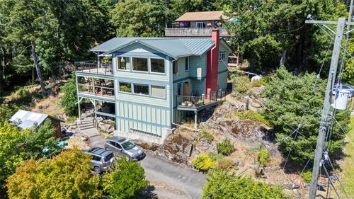 3705 Signal Hill Rd, Pender Island, BC, V0N2M0 | Card Image