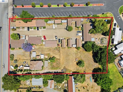 585 Old Canyon Rd, Fremont, CA, 94536-1774 | Card Image