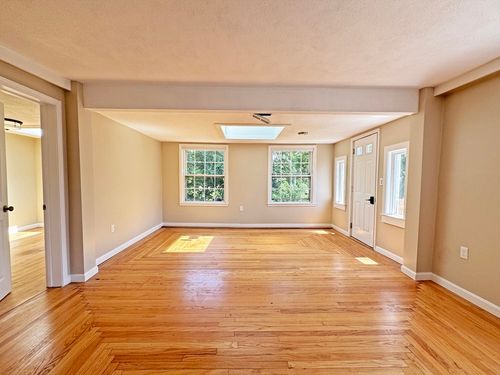191 Weston St, Waltham, MA, 02453 | Card Image