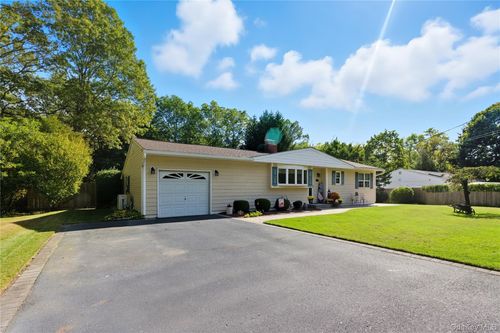 347 Wading River Rd, Manorville, NY, 11949-3445 | Card Image