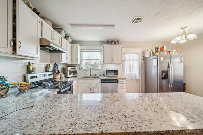 65663 336 Rd, House other with 3 bedrooms, 2 bathrooms and null parking in Chouteau OK | Image 12