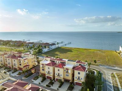 6422 Mayra Shores Lane, Townhouse with 4 bedrooms, 4 bathrooms and null parking in Apollo Beach FL | Image 1