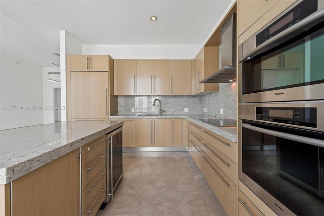 APT-2201 - 900 Brickell Key Blvd, Condo with 3 bedrooms, 4 bathrooms and null parking in Miami FL | Image 12