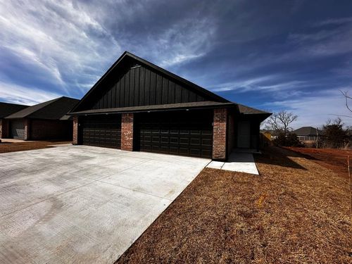 11619 Mackenzie Way, Yukon, OK, 73099 | Card Image
