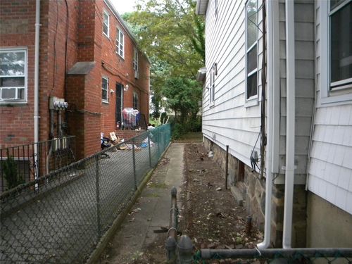 4529 Marathon Pkwy, Little Neck, NY, 11362-1253 | Card Image