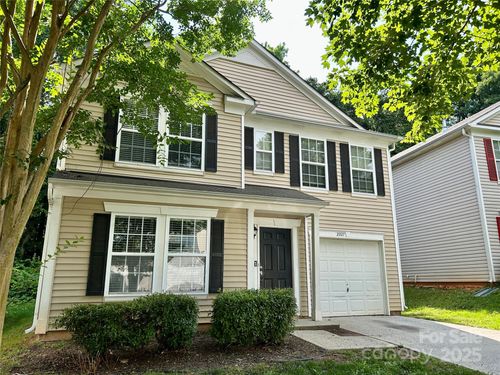 2927 Meadow Knoll Dr, Charlotte, NC, 28269-4047 | Card Image