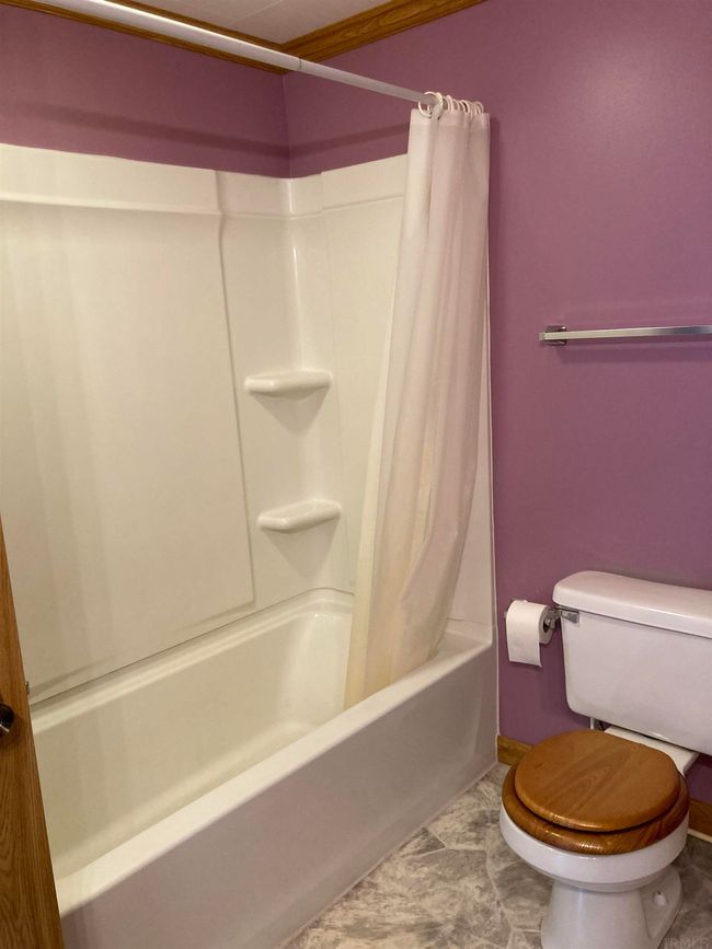 1439 W Central Ave, House other with 2 bedrooms, 1 bathrooms and null parking in Bluffton IN | Image 16