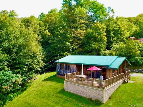 842 Hunter Lake Rd, Parksville, NY, 12768-5736 | Card Image