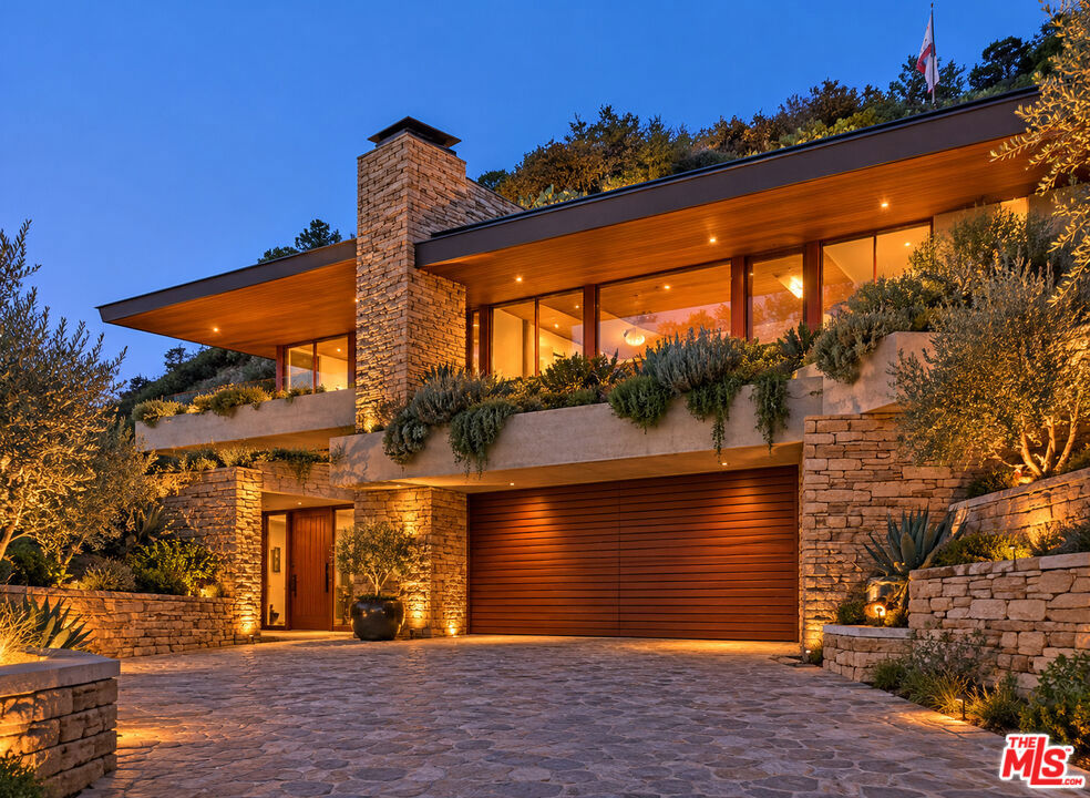 Land in Los Angeles 4