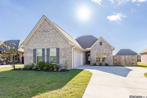 41179 Marsh Ln, Gonzales, LA, 70737-8649 | Card Image