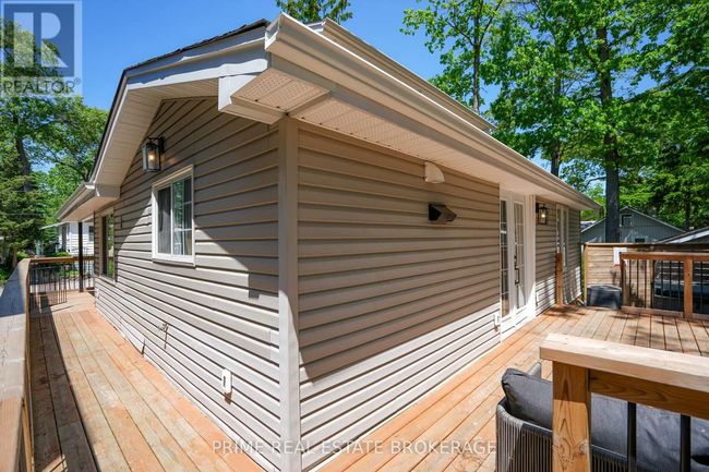 14 Warwick Ave, House other with 3 bedrooms, 2 bathrooms and 3 parking in Grand Bend ON | Image 31
