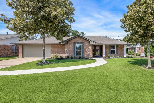 6626 Lindyann Ln, Houston, TX, 77008-5131 | Card Image