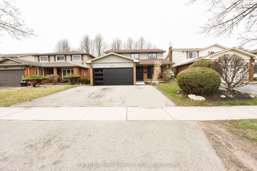 4205A Longmoor Dr, Burlington, ON, L7L5C7 | Card Image