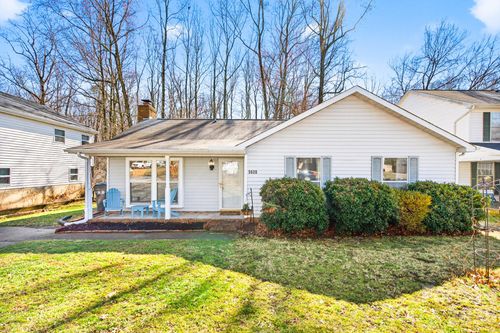 5620 Running Wood Ln, Charlotte, NC, 28215-4164 | Card Image