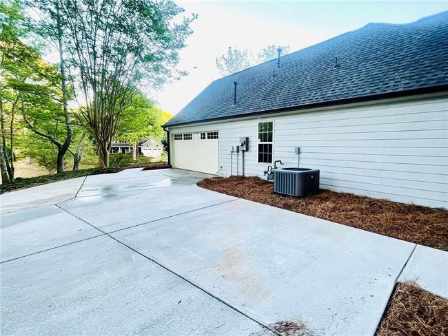 7675 Lanier View Rdg, House other with 3 bedrooms, 2 bathrooms and 2 parking in Cumming GA | Image 54