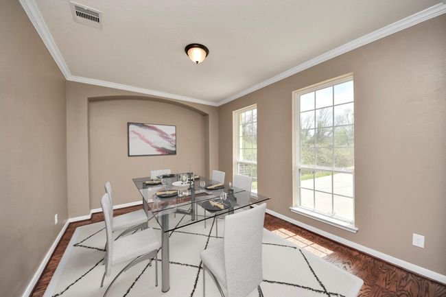 Virtually Staged Dining Room | Image 17