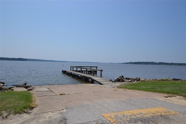 737 Lake Shore Dr, House other with 3 bedrooms, 2 bathrooms and 2 parking in Trinity TX | Image 35