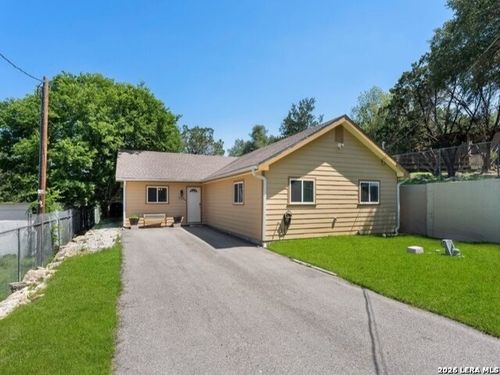 735 Green Castle Pl, Canyon Lake, TX, 78133-4606 | Card Image