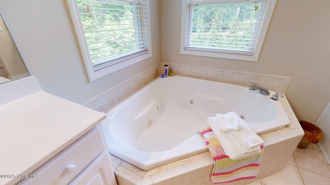 17 Lavender Dr, House other with 4 bedrooms, 5 bathrooms and 2 parking in Whispering Pines NC | Image 33