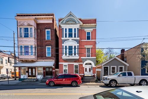 3074 6th Ave, Troy, NY, 12180-1319 | Card Image