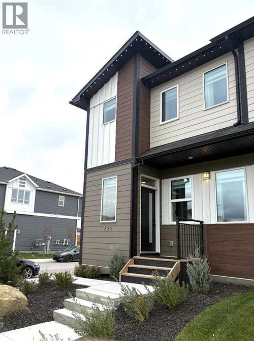 702 Wolf Willow Blvd Se, Calgary, AB, T2X5R1 | Card Image