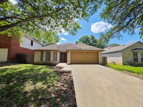 8423 Branch Hollow Dr, Universal City, TX, 78148-3251 | Card Image