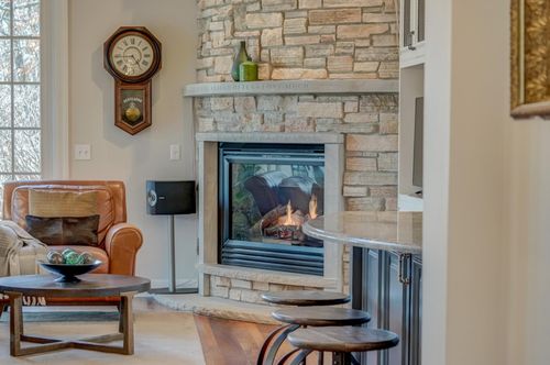 27 Pine Rd, North Oaks, MN, 55127-6471 | Card Image