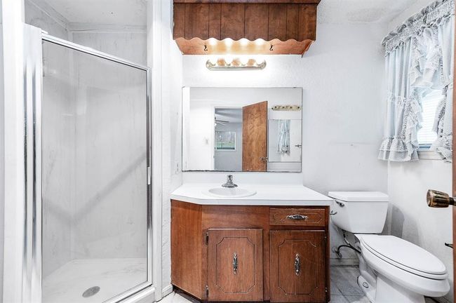 49 Robin Dr, House other with 3 bedrooms, 2 bathrooms and 2 parking in Alvin TX | Image 25