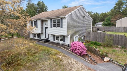11 Lori Ln, East Wareham, MA, 02538-1211 | Card Image