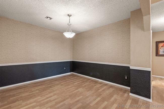 9528 S 93 Rd East Ave, House other with 5 bedrooms, 3 bathrooms and null parking in Tulsa OK | Image 14