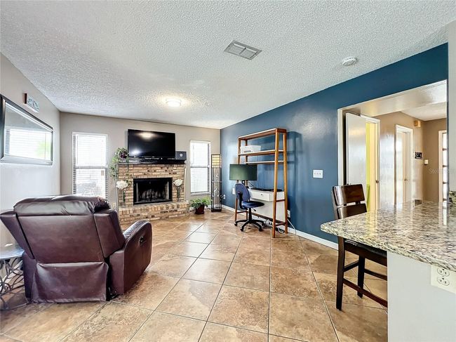 Family Room | Image 18