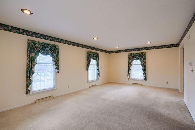 416 Crestview Dr Ne, House other with 4 bedrooms, 3 bathrooms and null parking in Lancaster OH | Image 13