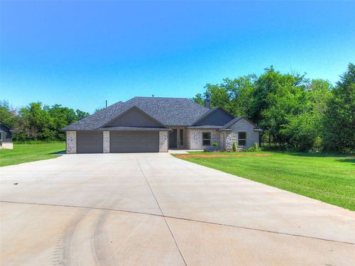 9100 Oak Tree Circle, Edmond, OK, 73025 | Card Image